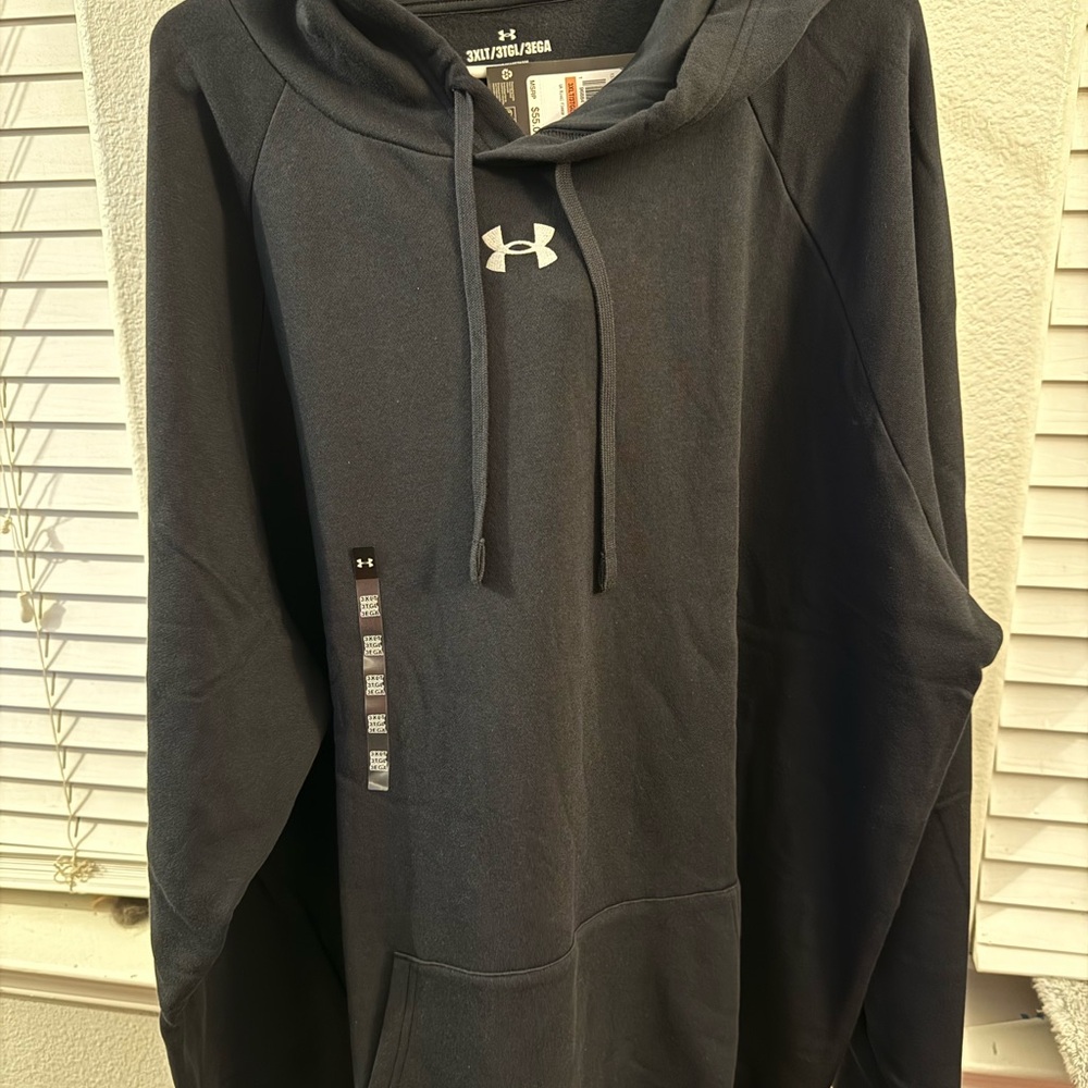 Under Armour Men's black Hoodie